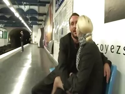 Overleven The Hurricane One Ride At A Time video bdsm neuken (Paris Knight)